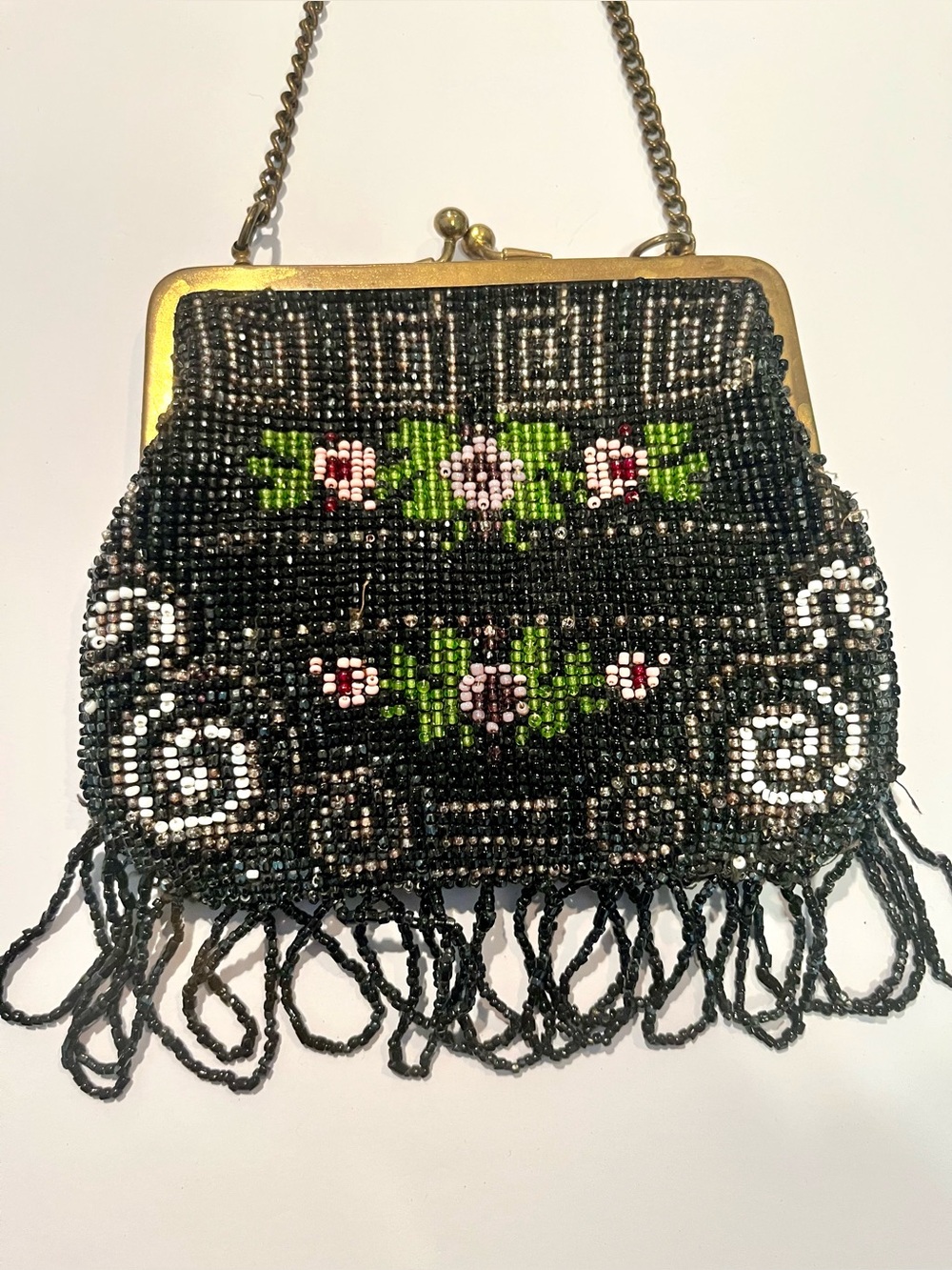 Pretty vintage beaded bag with chain handle.